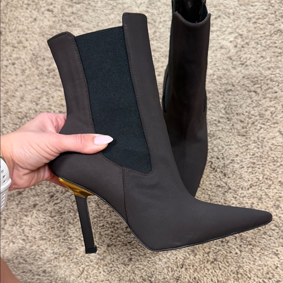 Good American Black Heeled Boots - Picture 4 of 4